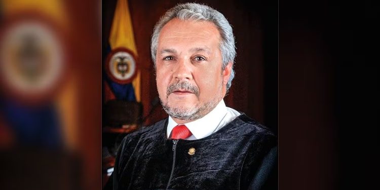 En medio de elección de fiscal, un magistrado de la corte suprema de justicia denunció que entraron a su casa y solo le robaron los computadores