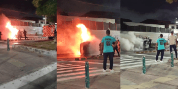 Taxi se incendió en la Murillo con 20: conductor resultó ileso