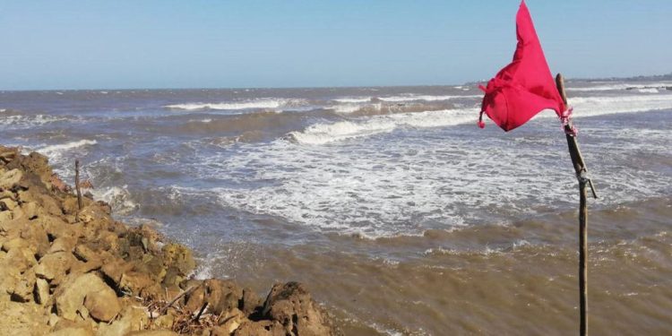 Por fuerte oleaje, alerta roja en playas de Puerto Colombia: precaución urgente para bañistas