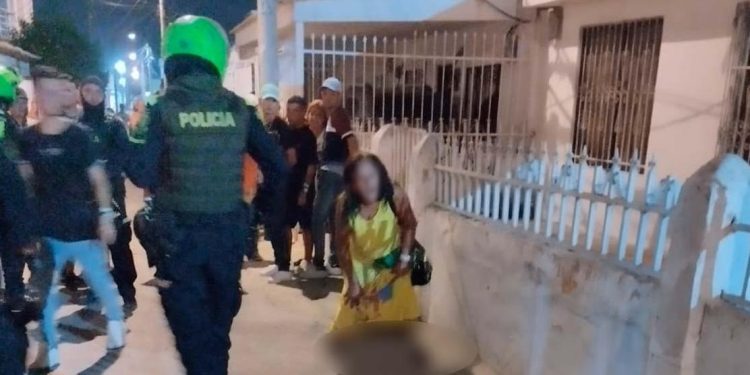 Mujer fue asesinada en plena vía pública de la urbanización El Río de Soledad