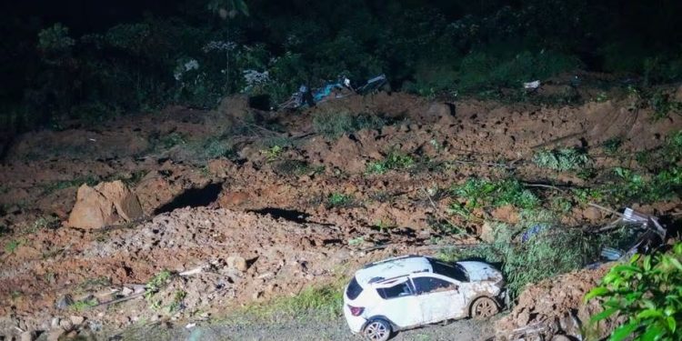 Derrumbe en vía Quibdó-Medellín deja al menos 18 personas muertas y 35 heridas