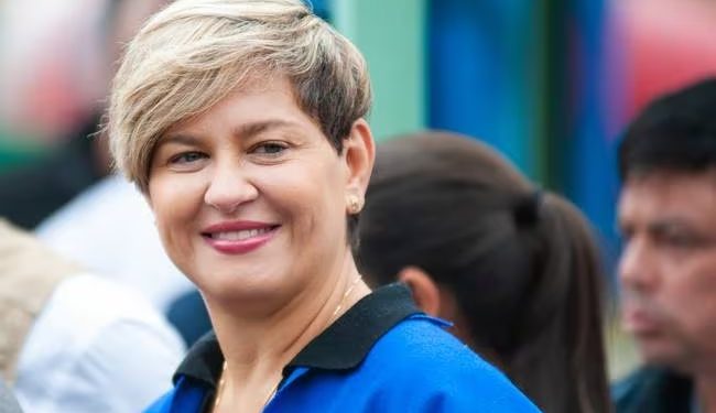 El estilista y maquillador de Verónica Alcocer que cobró más de $120 millones en contrato