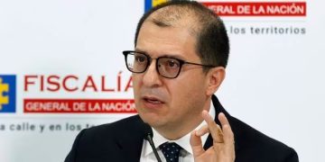 “Gustavo Petro está poniendo en jaque al país”, dice el fiscal general Francisco Barbosa