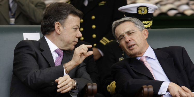 Álvaro Uribe tildó de “mentiroso” a Juan Manuel Santos por polémicas declaraciones