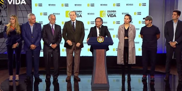Petro confirmó: “Los USD 8 millones están listos” y que viajará a Chile buscando recuperar los Juegos
