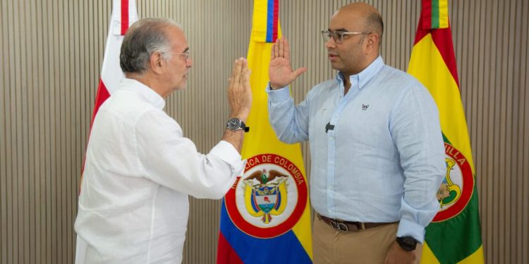 Jesús León Insignares tomó posesión como director de la CRA