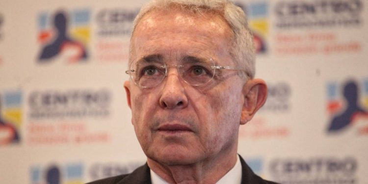 Fiscal delegado se declara impedido en caso de Álvaro Uribe