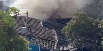 Incendio en Chiquinquirá: Tres viviendas consumidas por las llamas por corto circuito en un ventilador