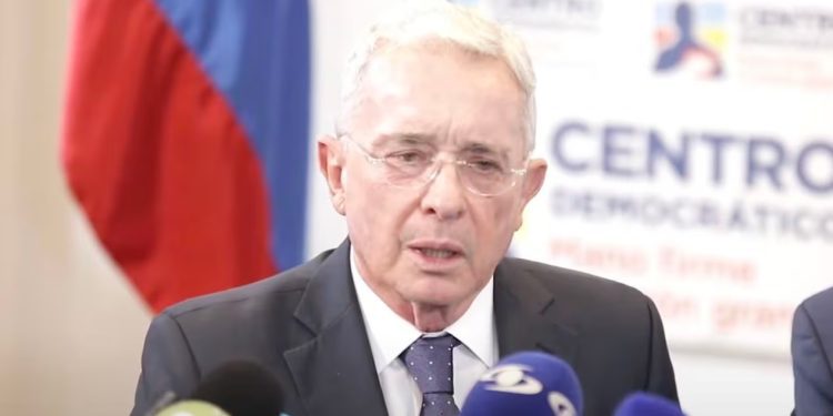 Uribe denuncia acusación de abogados vinculados a las FARC en proceso en Argentina