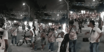 En lluvia de botellas terminó baile de Carnaval en Siete de Abril
