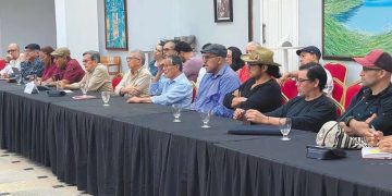 Colombia y ELN extienden un día más negociaciones de paz en la Habana para cese al fuego