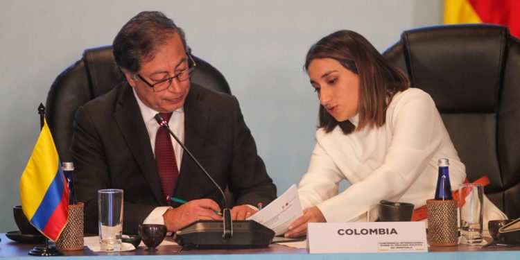 Petro oficializa nombramientos clave: Laura Sarabia en el Dapre y Carlos Ramón González en el DNI