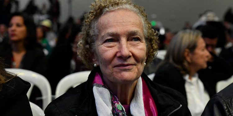 “Congelar la mesa es una crisis innecesaria para el proceso de paz”: Vera Grabe