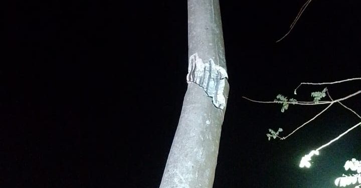 Choque de vehículo contra poste afectó servicio de energía en Repelón y Luruaco