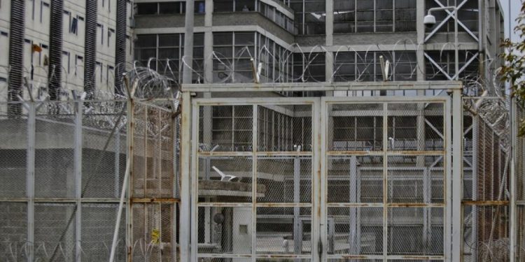 Identifican a 40 extorsionistas que operan desde las cárceles