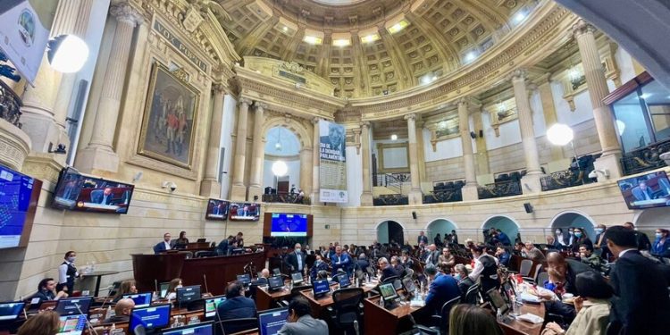 Gabriel Hilsaca y Santander Lopesierra también fueron llamados a declarar ante Comisión de Acusación