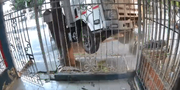 Impactante accidente en Las Nieves: furgón perdió el control y arrastró tres motocicletas
