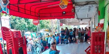 Identifican a hombre asesinado en terraza de un negocio en Los Robles