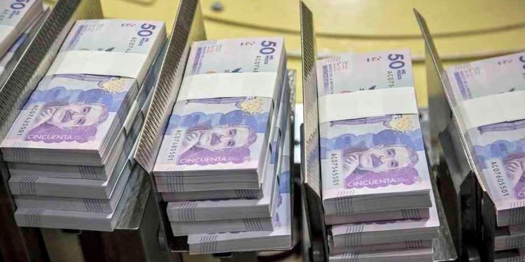 Gobierno cede y corrige polémico decreto de presupuesto para 2024