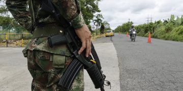 Un soldado y una civil heridos tras ataque de disidencias de FARC al Ejército en Cauca