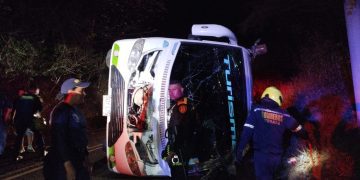 Una niña muerta y varios heridos tras volcamiento de bus en Tubará