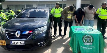 Policía los sorprende a bordo de un carro con armas de fuego en Sabanagrande