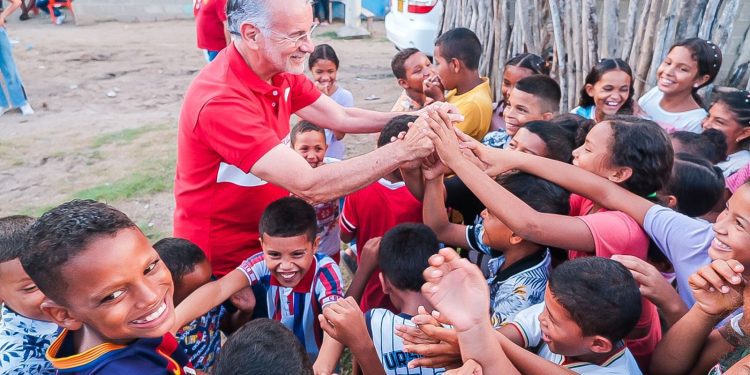 Gobernador Verano da la orden de no dejar a ningún niño por fuera del sistema escolar