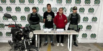 Los capturan en flagrancia cuando recibían dinero de un comerciante por extorsión en Soledad