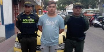 Atracaron a una persona, Policía los persigue y los captura a bordo de un taxi en Las Palmas