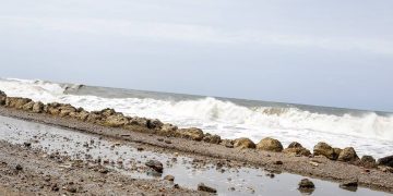 Prohibido el ingreso de bañistas en todas las playas de Cartagena por mar de leva