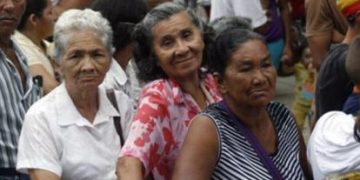 Adulto mayor beneficiario del Subsidio Distrital: pendiente que mañana empieza el segundo pago acumulado