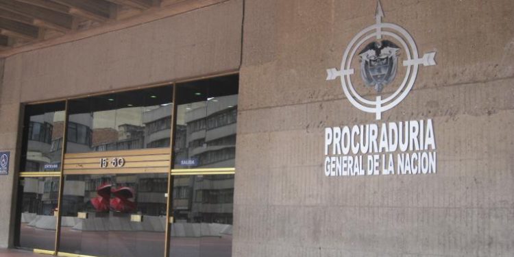 Cargos a exdirectivos del Ministerio de Educación por posibles irregularidades en adjudicación de servicios tecnológicos por más de $3.400 millones