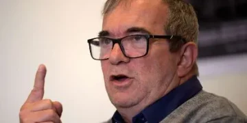 No publicar datos de firmantes de paz pide a la JEP Rodrigo Londoño