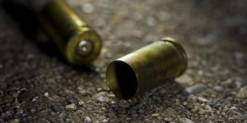 Sicarios en taxi dispararon contra un grupo de personas en Salamanca: dos heridos