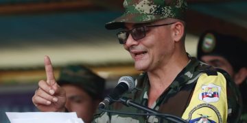 Iván Mordisco le responde a Petro: “Cuando lo apoyamos en campaña no éramos traquetos”
