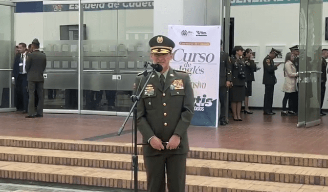 Retirado del cargo policía que fue grabado realizando actos obscenos en una patrulla del Tránsito