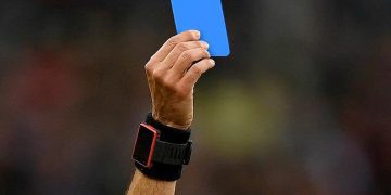 La FIFA dijo NO a la implementación de la tarjeta azul. “La idea es proteger la tradición del futbol. No habrá ninguna tarjeta azul en ningún nivel de élite”, Gianni Infantino, Presidente de la FIFA