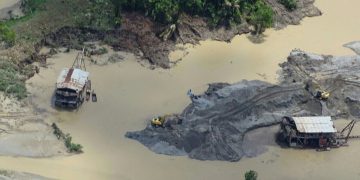 10 departamentos en alerta por uso de mercurio en minería ilegal: Procuraduría