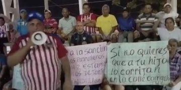 Residentes de Ciudadela Metropolitana respaldan a policías tras incidente con jóvenes “pandilleros”