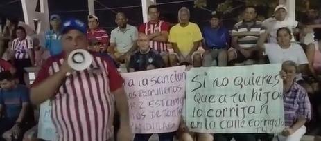 Residentes de Ciudadela Metropolitana respaldan a policías tras incidente con jóvenes “pandilleros”