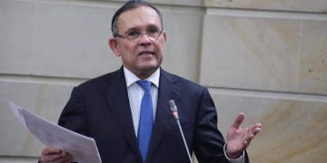 Senador Efraín Cepeda critica falta de acción inmediata en crisis energética