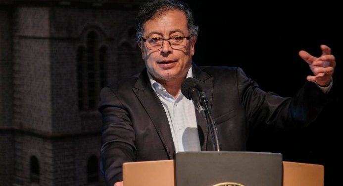 Petro arremente contra presidente del Senado y dice que “se jacta de no aprobar la reforma pensional”