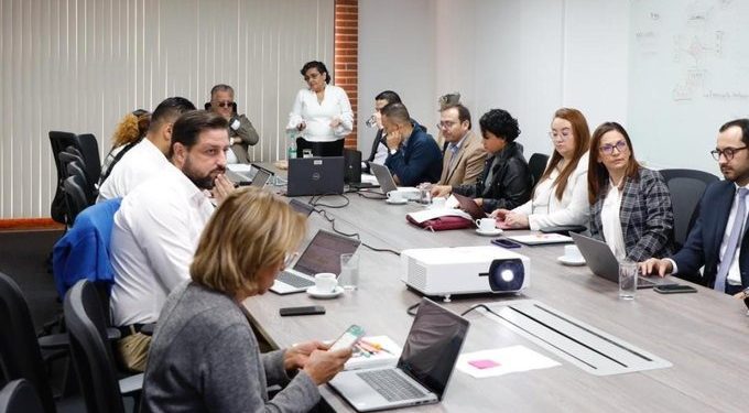 Air-e destaca positiva mesa de trabajo con la Superservicios en Bogotá