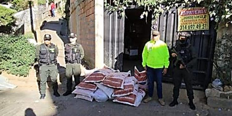 En la comuna 8 de Medellín hallaron 800 kilos de explosivos en una vivienda