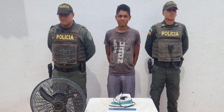 ¡Insólito! Ladrón se queda dormido después de cometer un hurto al interior de una vivienda. La Policía lo capturó