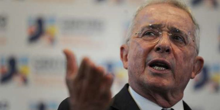 Uribe critica reformas impulsadas por el Gobierno y anticipación de campaña presidencial