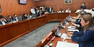 Reforma a la salud: varios senadores se reunieron con director de la Policía tras recibir amenazas