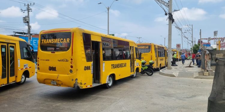 Por falta de tarjeta de operación, inmovilizan dos buses de Transmecar