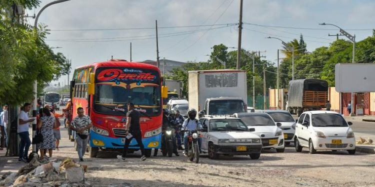 Piden a órganos de control intervenir frente a polémico contrato para reconstrucción de tramo en la calle 30