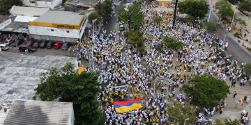 Barranquilleros se unen en marcha contra el Gobierno de Petro
